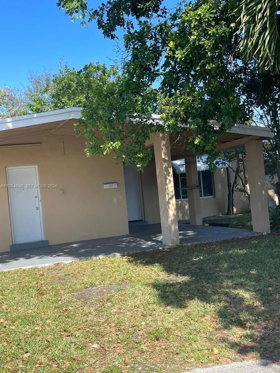 3 bedroom 1 bath Residential Lease for rent at 7101 Park St # 0, Hollywood FL 33024
