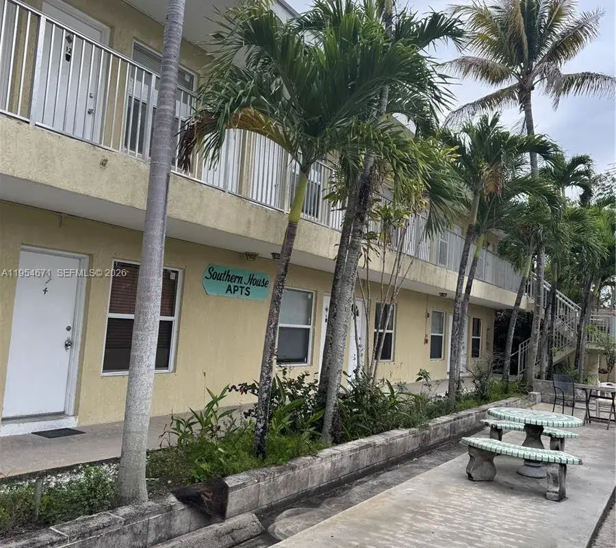 1502 Arthur St # 10, Hollywood FL 33020