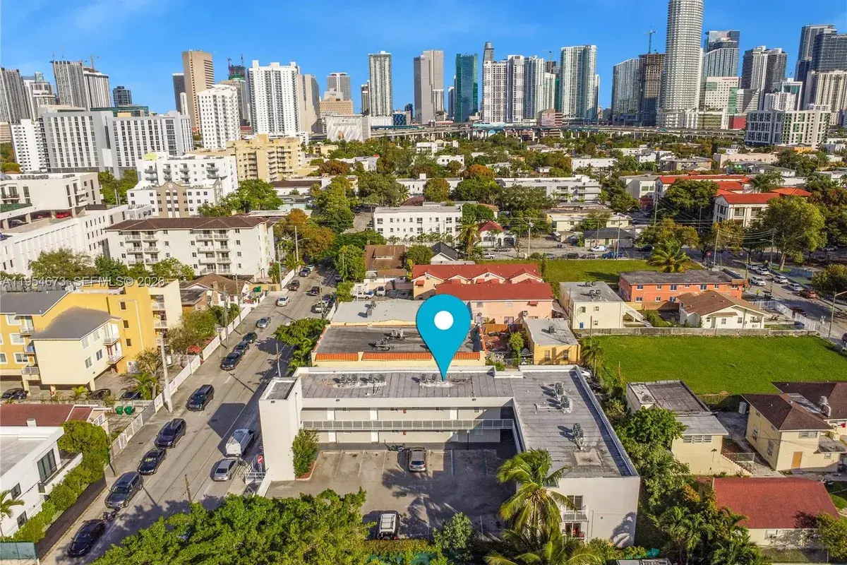 750 SW 2nd St, Miami FL 33130