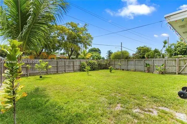 2407 Dewey St, Hollywood FL 33020