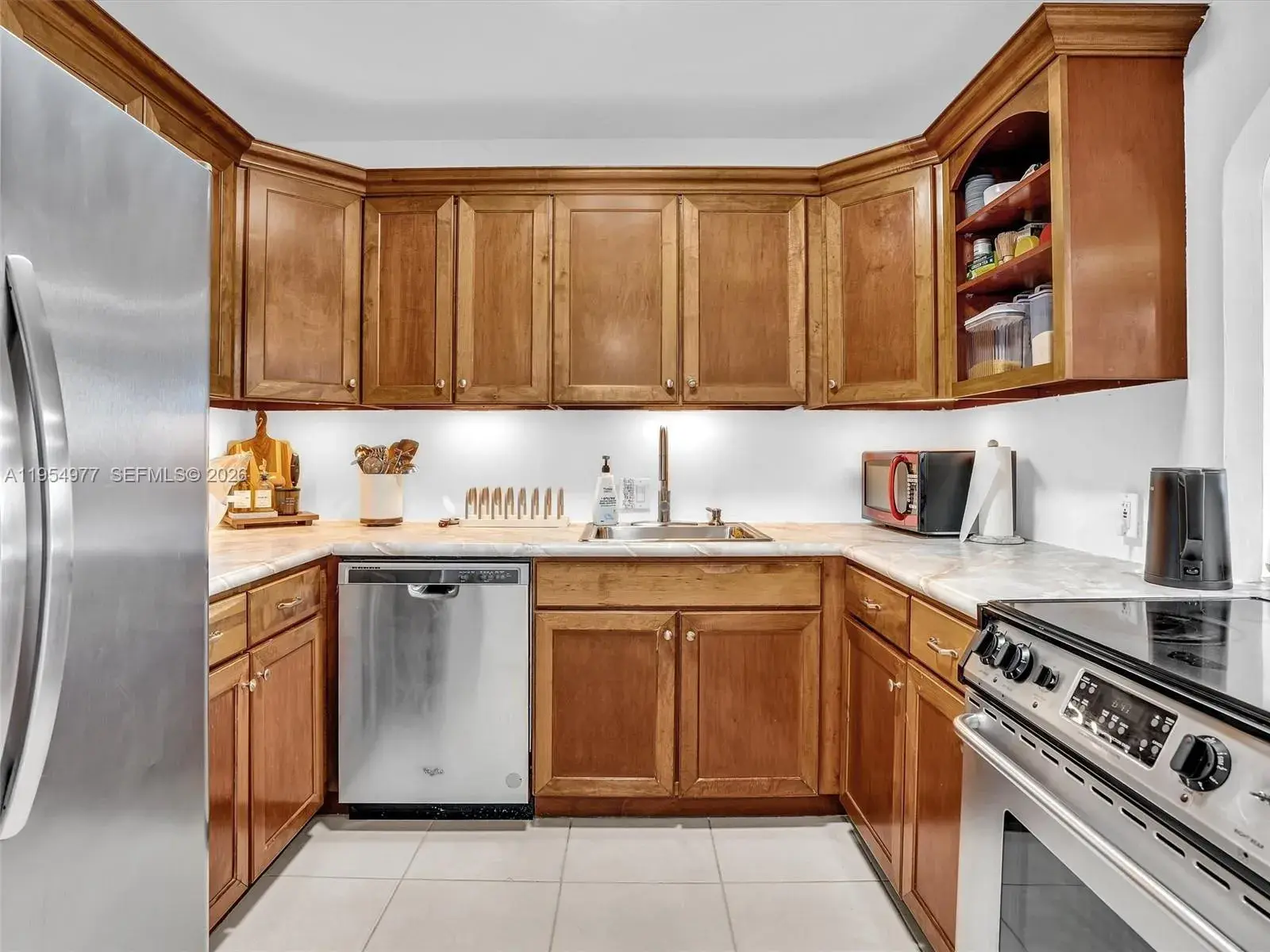 3675 N Country Club Dr # 410, Aventura FL 33180