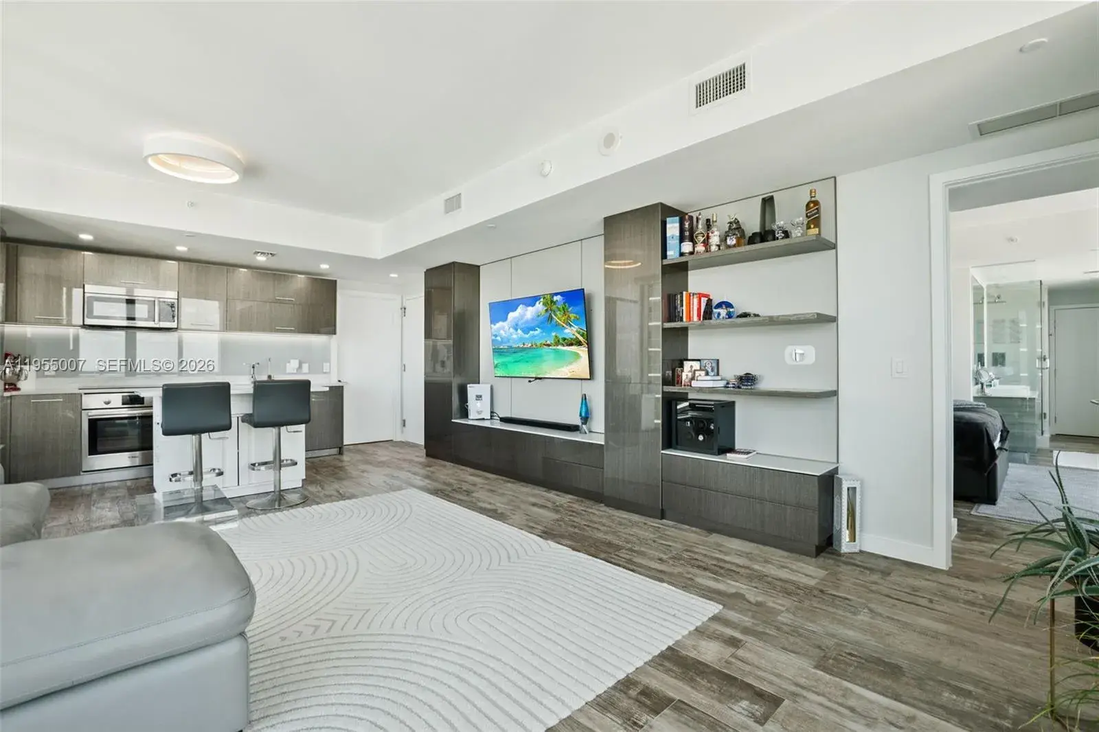1 bedroom 1 bath Residential for sale at 650 NE 32nd St # 4008, Miami FL 33137