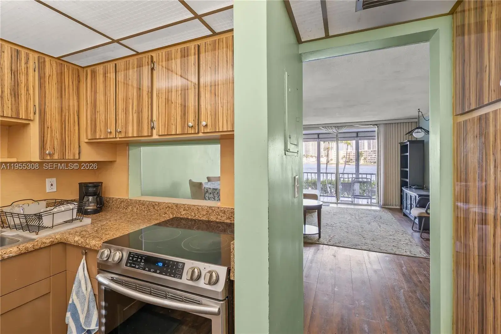 2861 Leonard Dr # F208, Aventura FL 33160