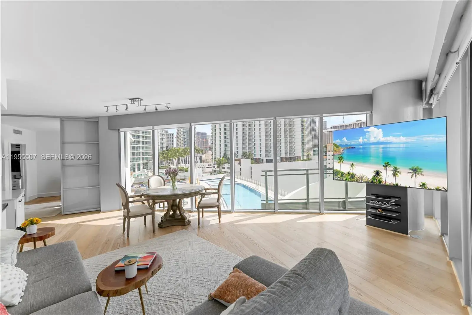92 SW 3rd St # 1201, Miami FL 33130
