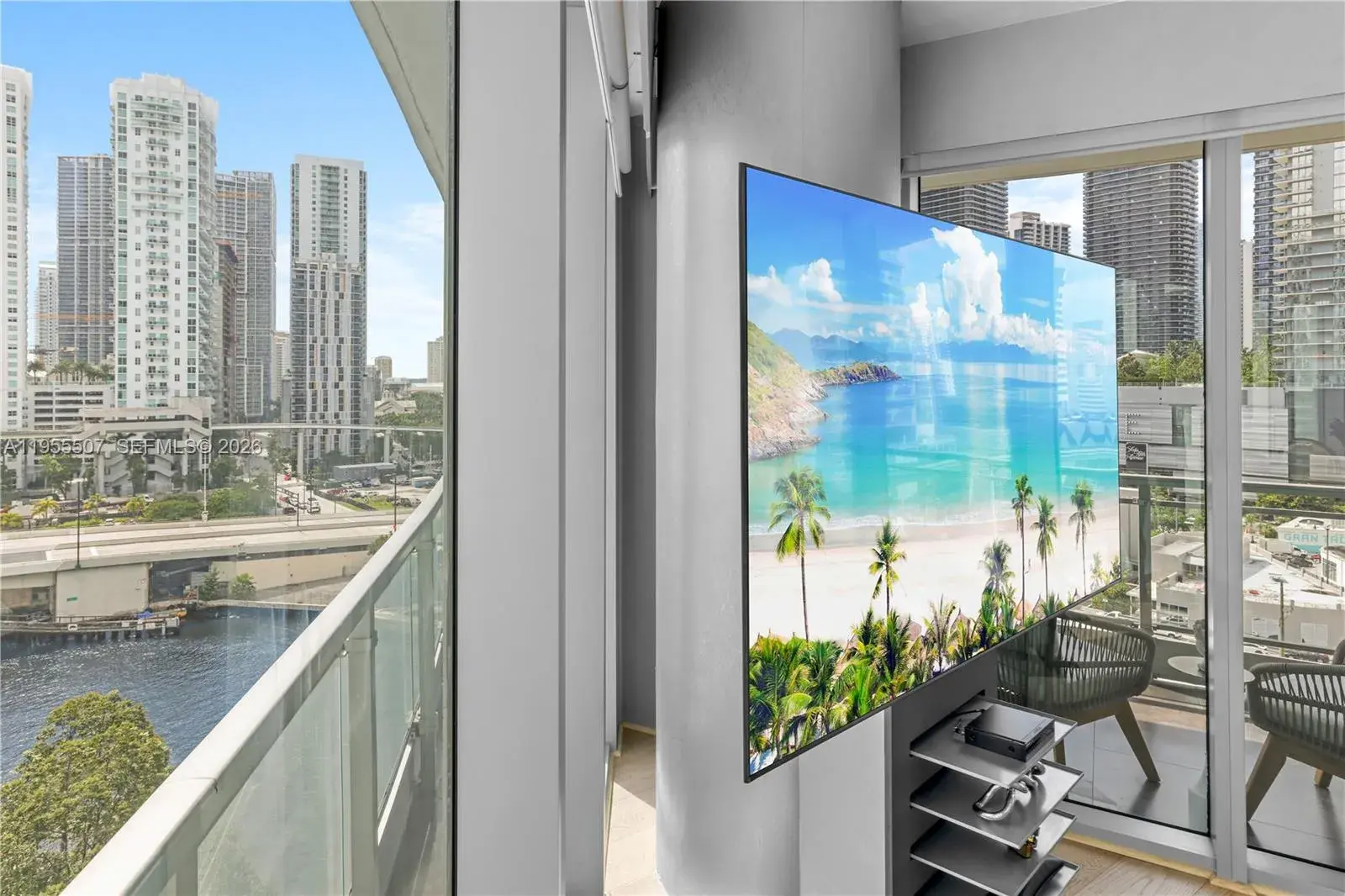 92 SW 3rd St # 1201, Miami FL 33130
