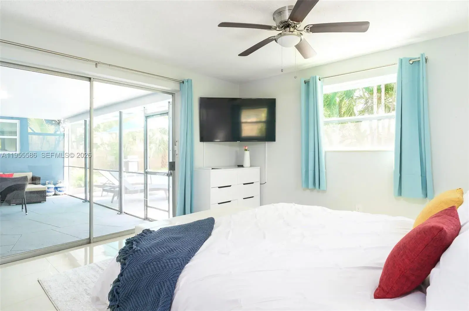 80 NW 40th St, Oakland Park FL 33309