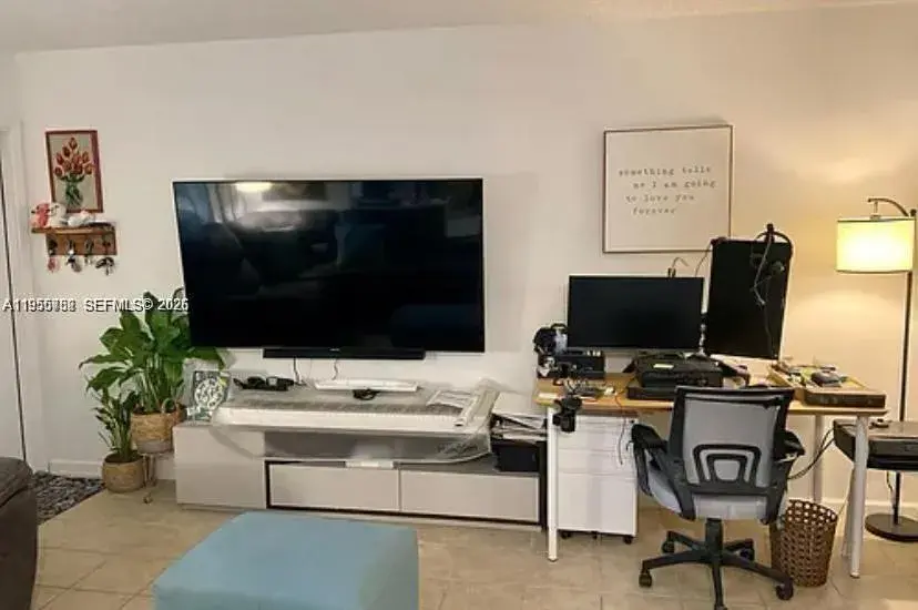 1425 Arthur St # 115B, Hollywood FL 33020