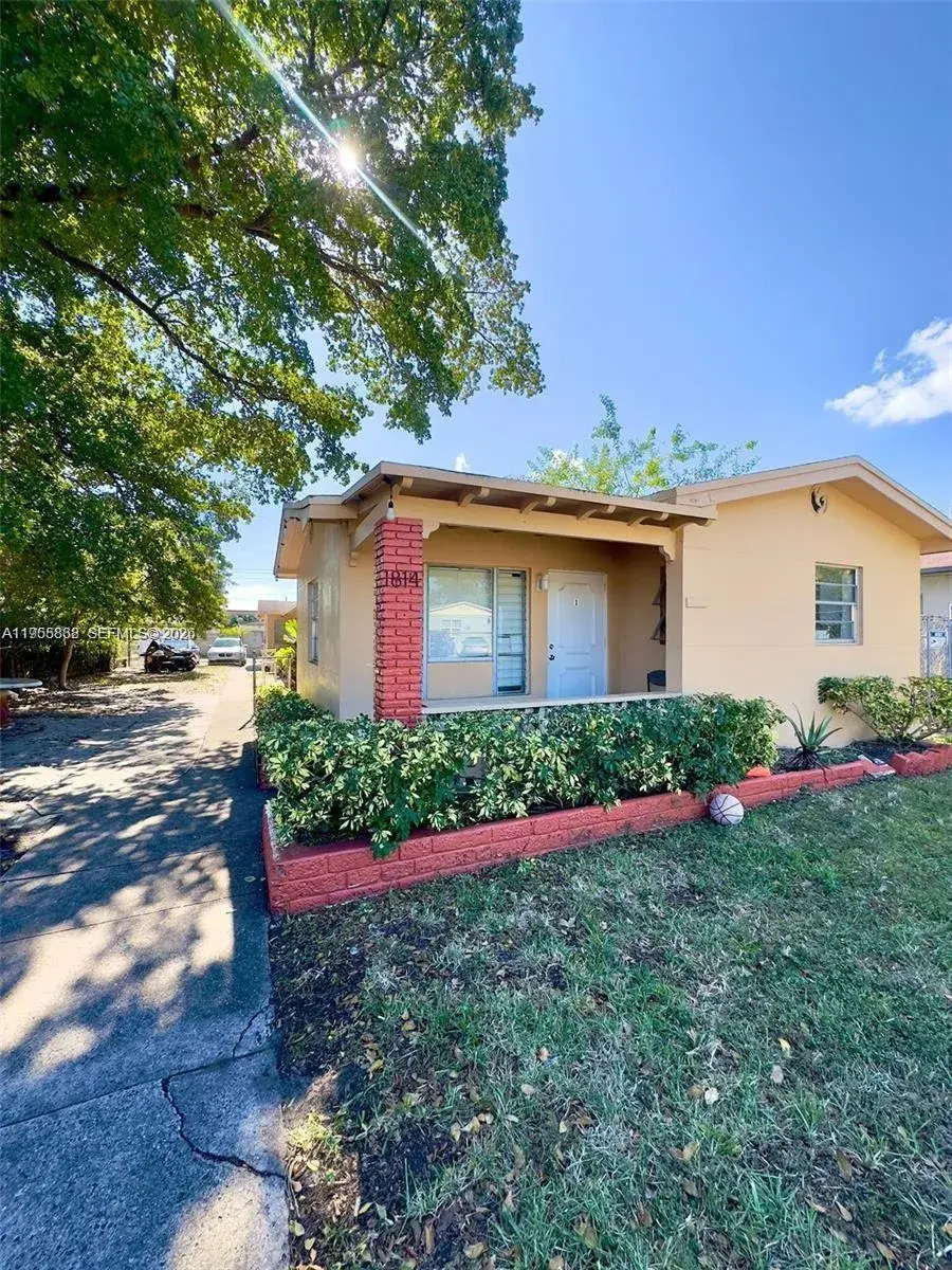 1 bath Residential Lease for rent at 1814 Washington St # 4, Hollywood FL 33020