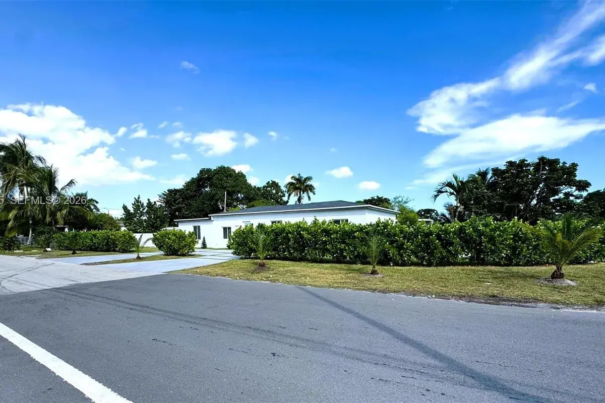 14801 NW 5th Ave, Miami FL 33168