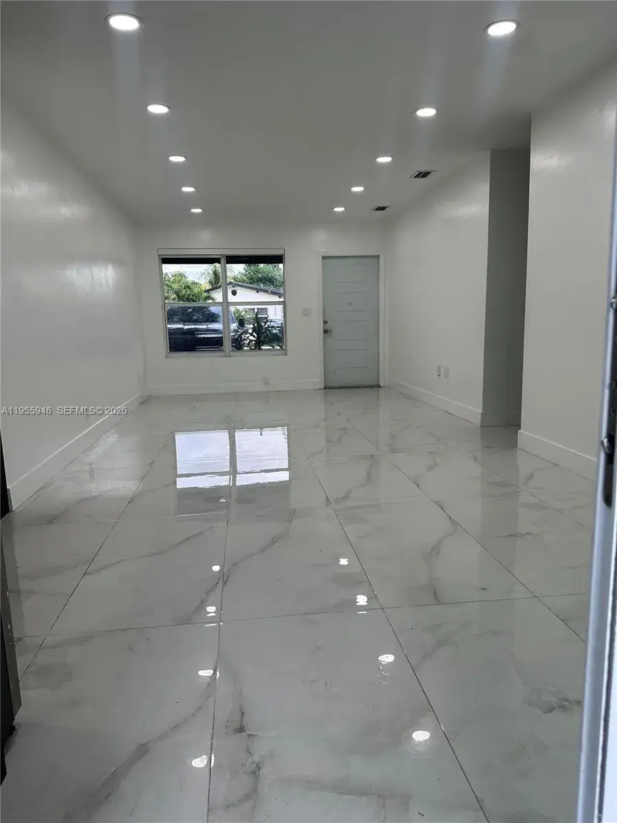 6448 Fletcher St, Hollywood FL 33023