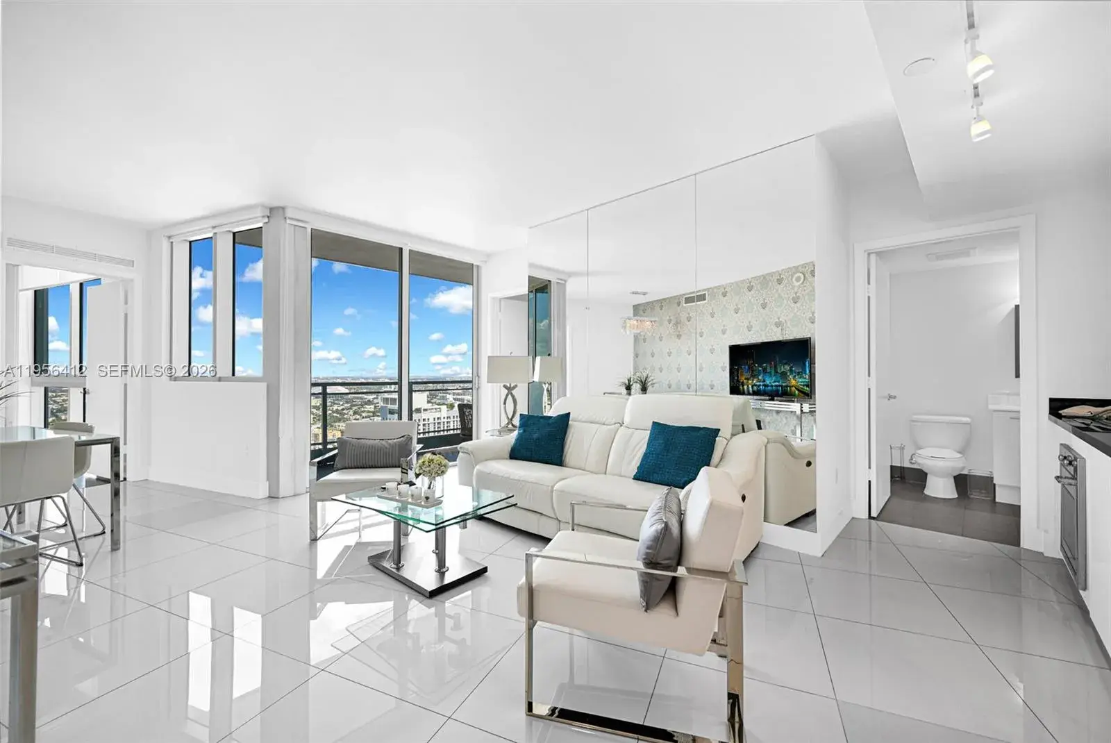 2 bedroom 2 bath Residential for sale at 92 SW 3rd St # 4806, Miami FL 33130