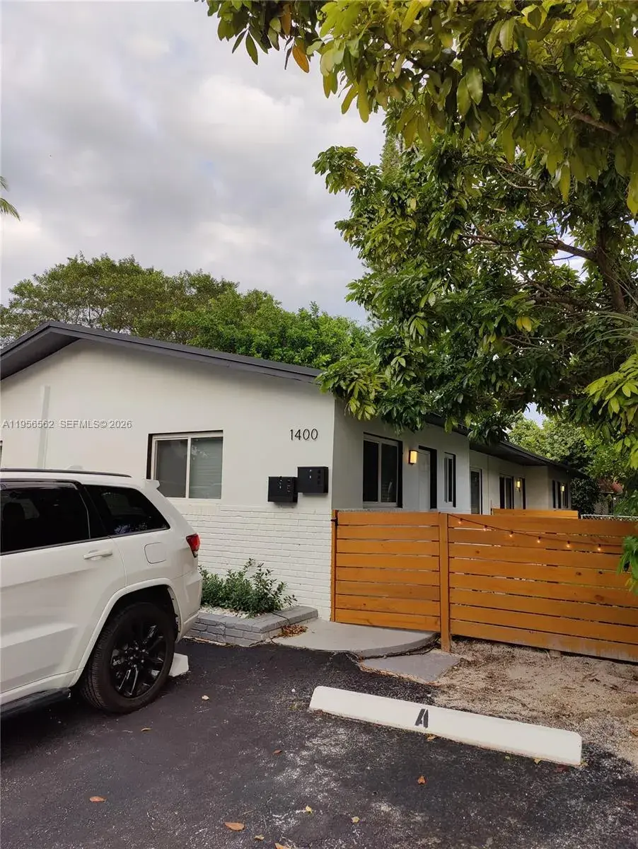 1400 NW 2nd Ave # B, Fort Lauderdale FL 33311