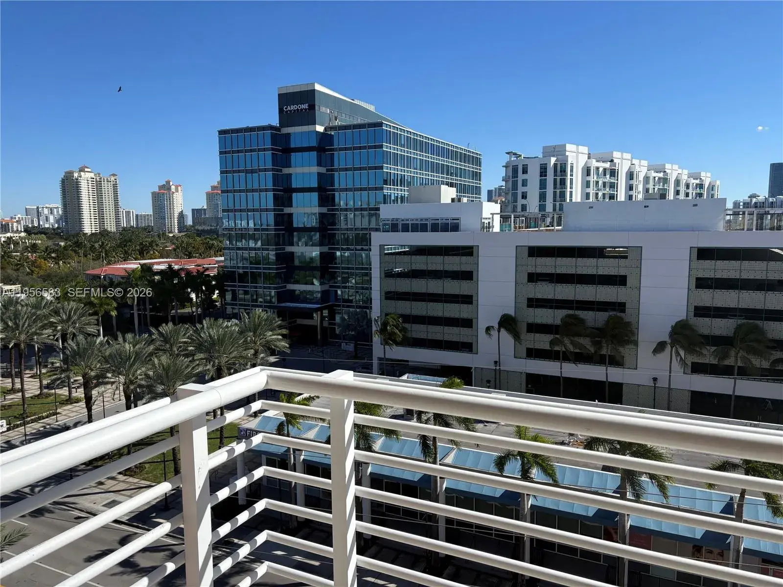 1 bedroom 1 bath Residential for sale at 18800 NE 29th Ave # 807, Aventura FL 33180