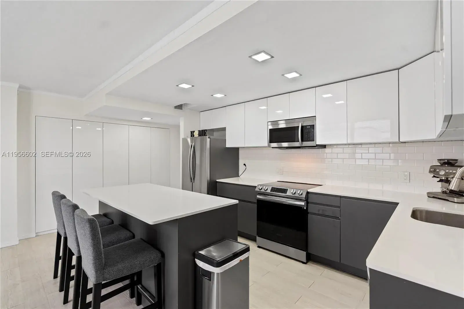 3 bedroom 2 bath Residential for sale at 3440 NE 192nd St # A, Aventura FL 33180