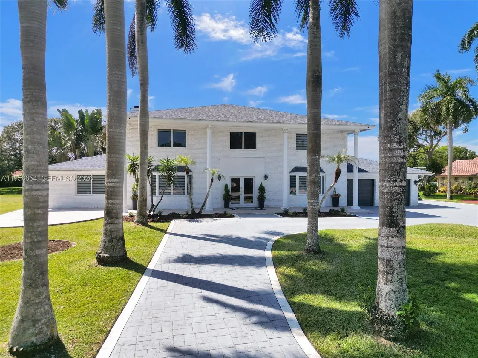 6 bedroom 5 bath Residential for sale at 11824 SW 43rd Ct, Davie FL 33330