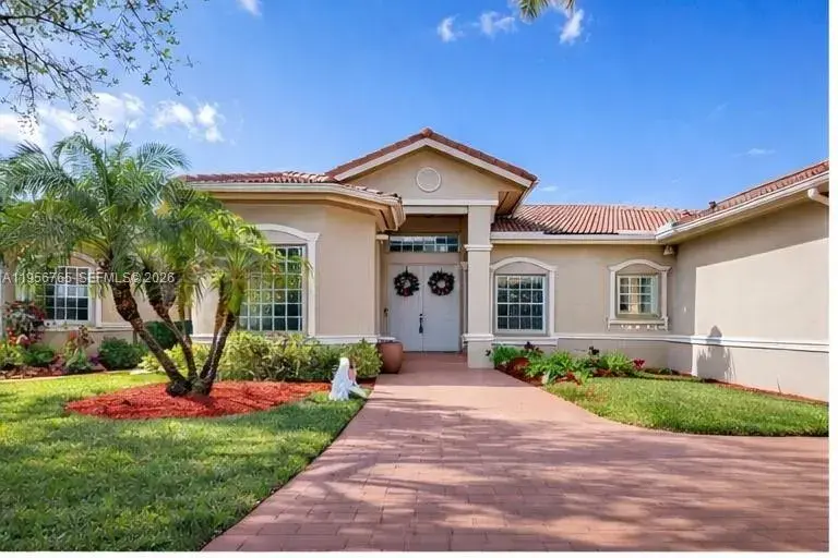 109 SW 128th Ave, Plantation FL 33325