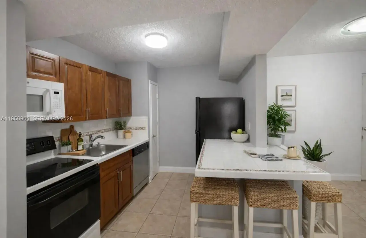 2 bedroom 1 bath Residential for sale at 850 SW 129th Pl # 103, Miami FL 33184