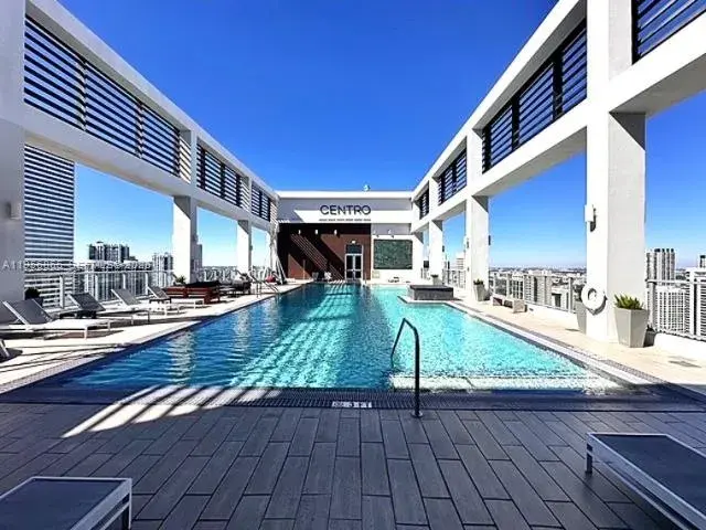 2 bedroom 2 bath Residential for sale at 151 SE 1st St, Miami FL 33131
