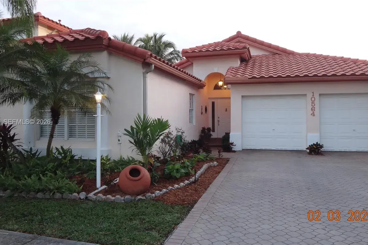 10564 NW 57th St, Doral FL 33178