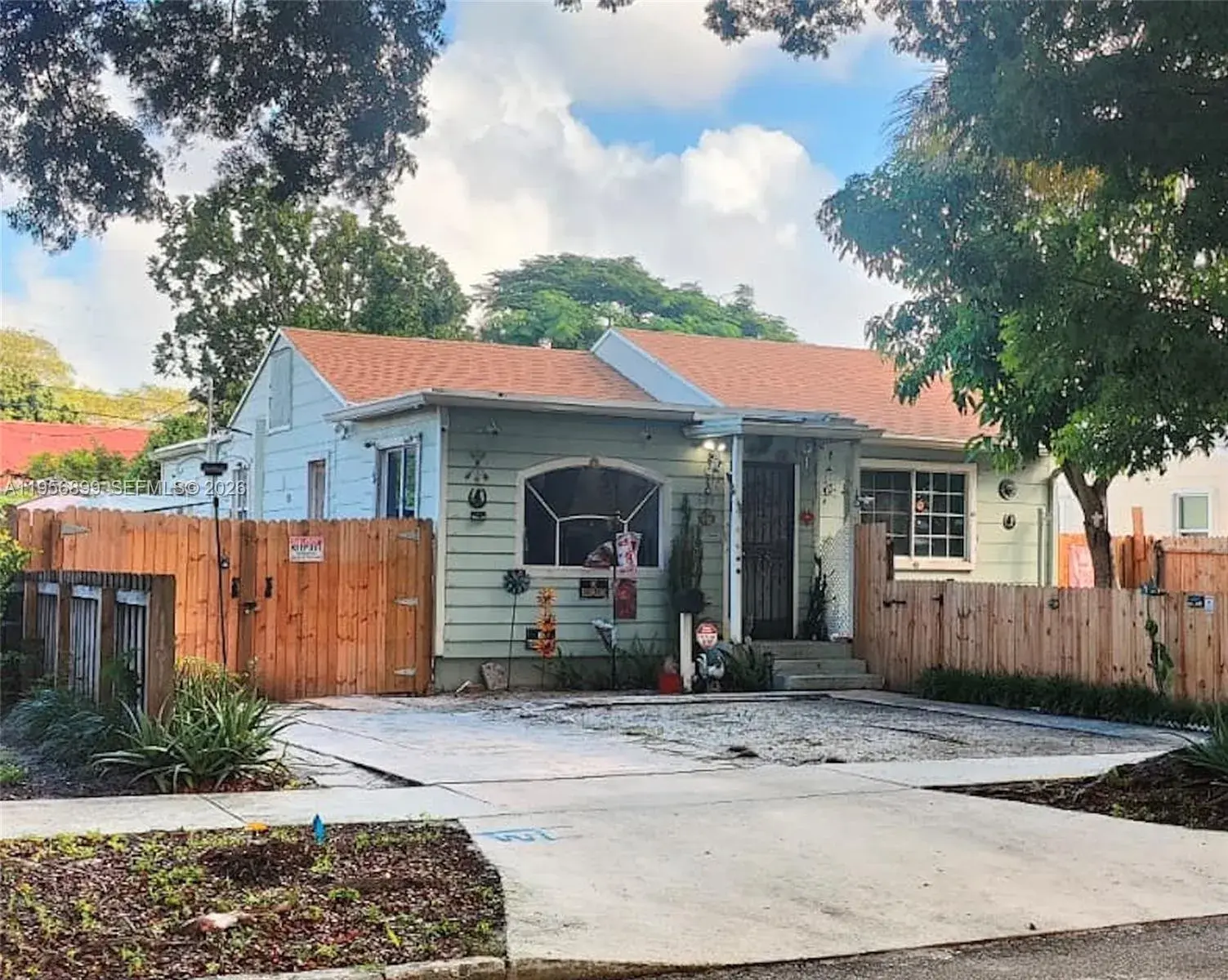 3 bedroom 1 bath Residential for sale at 825 Winters St, West Palm Beach FL 33405