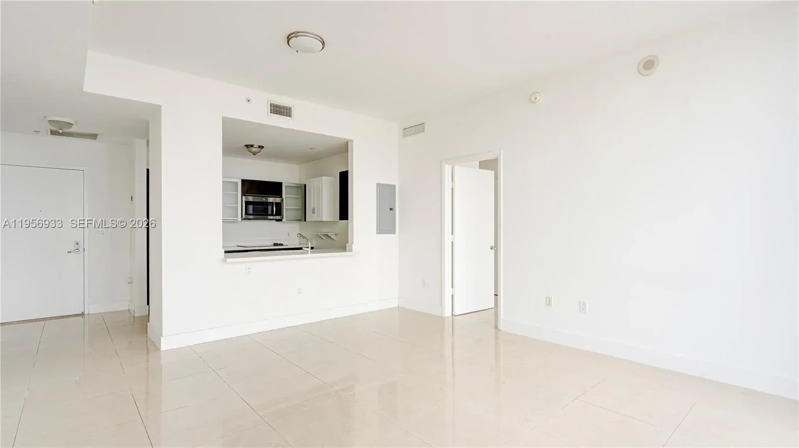 90 SW 3rd St # 10, Miami FL 33130