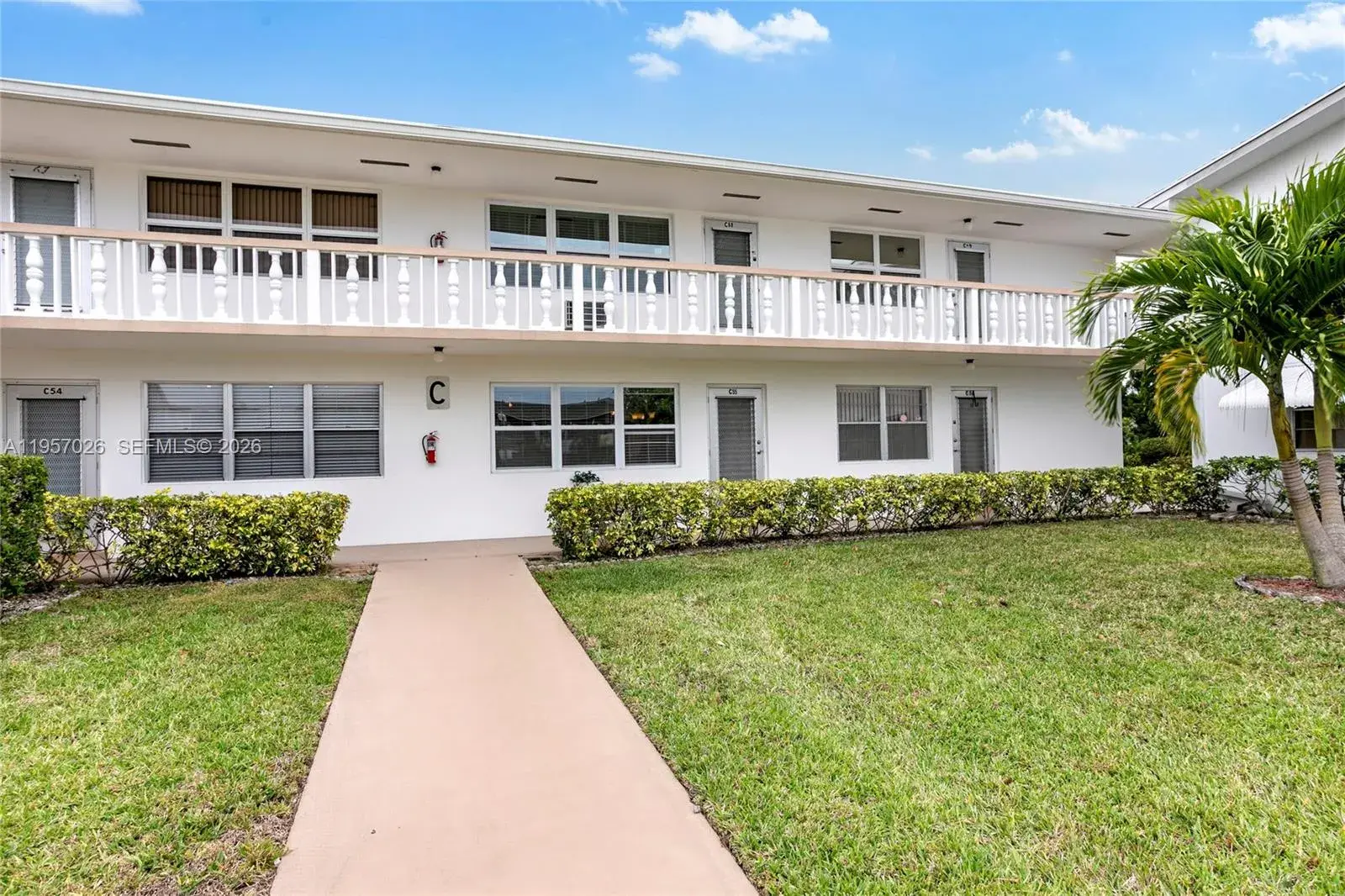 1 bedroom 1 bath Residential for sale at 55 Bedford C # 55, West Palm Beach FL 33417