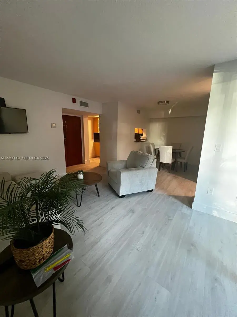 11750 SW 18th St # 1, Miami FL 33175