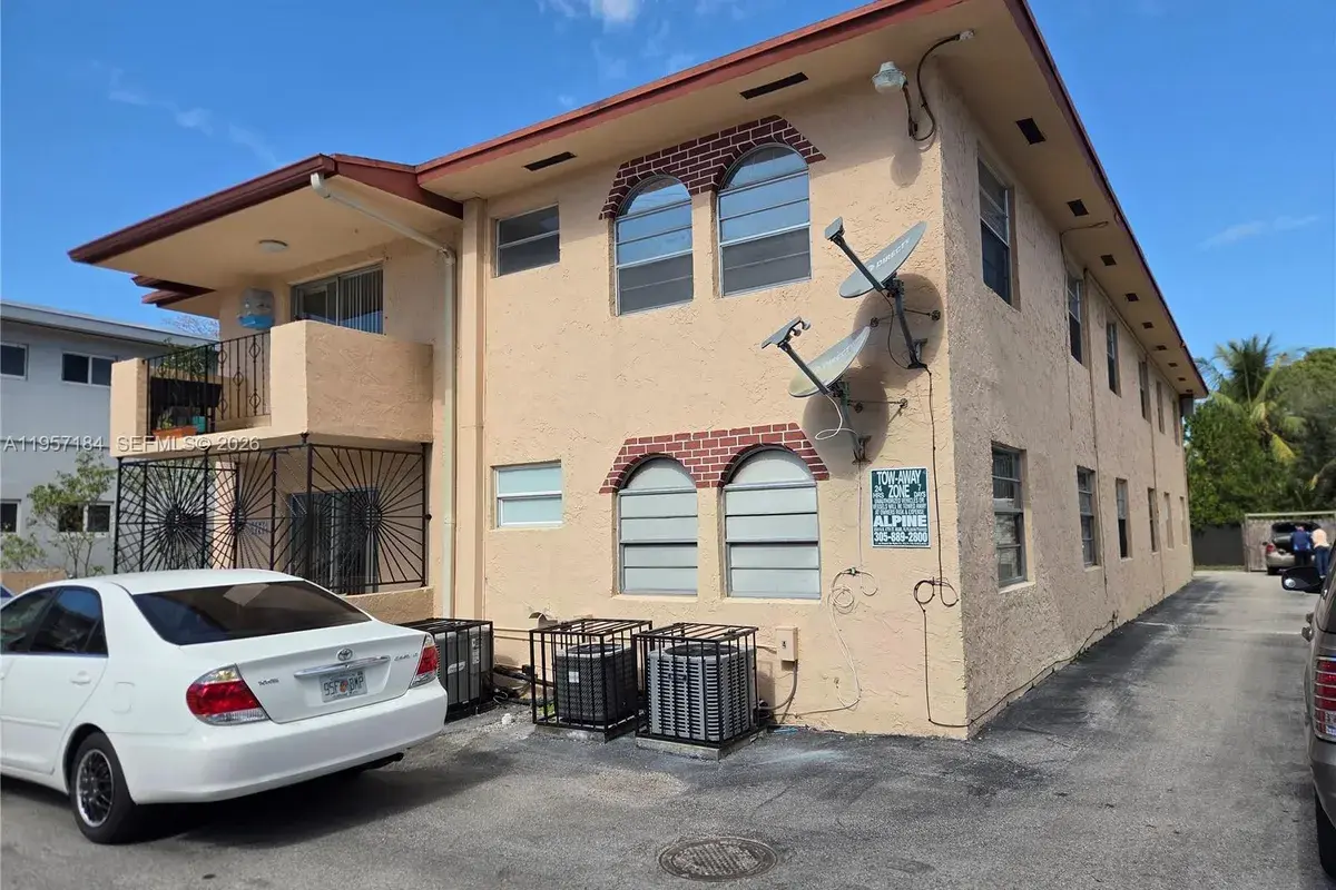 6373 SW 8th St, Miami FL 33144