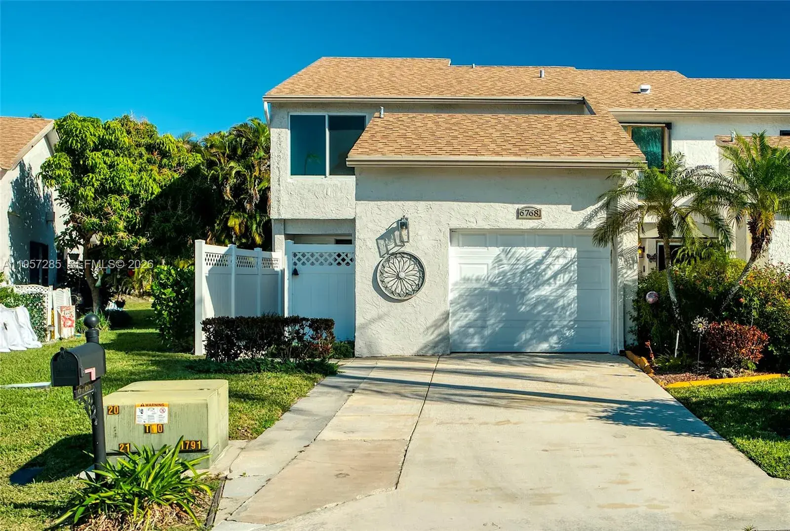 3 bedroom 3 bath Residential for sale at 6768 Canary Palm Cir, Boca Raton FL 33433