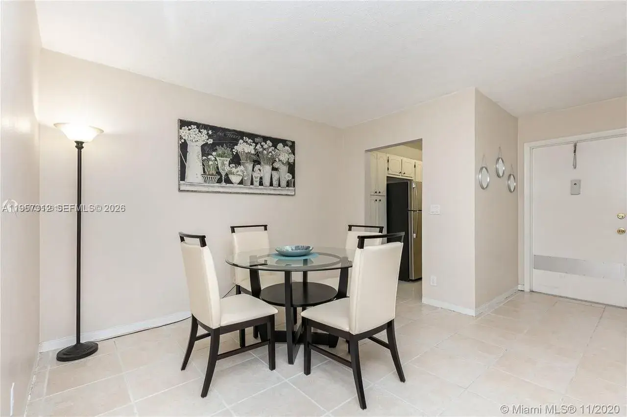 581 Blue Heron Dr # B, Hallandale Beach FL 33009