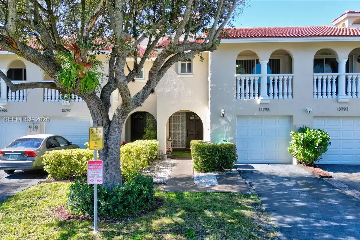 13795 SW 160th St, Miami FL 33177