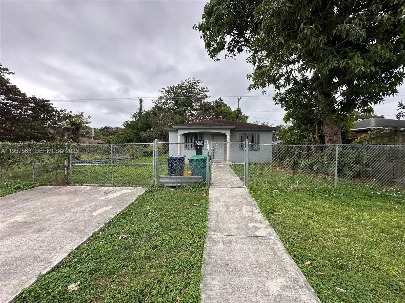 10136 E Hibiscus St, Palmetto Bay FL 33157