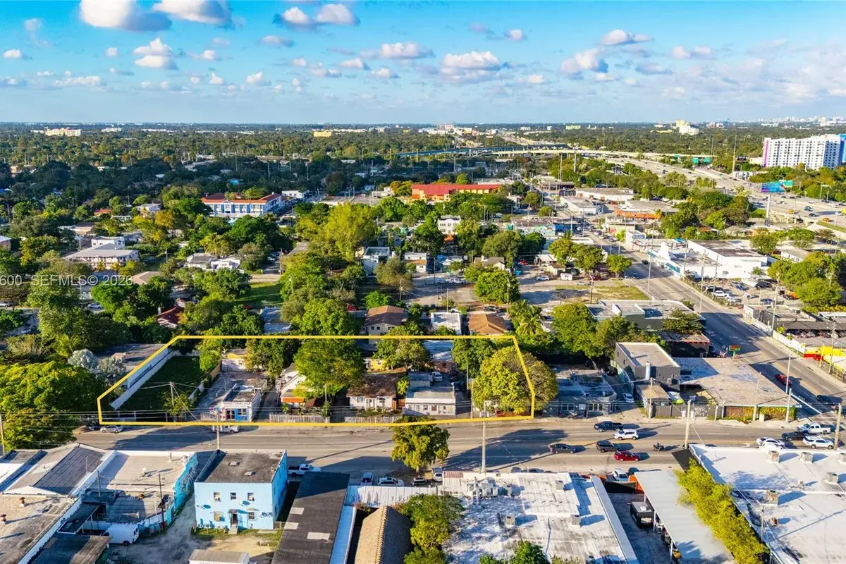 727 NW 29th St, Miami FL 33127