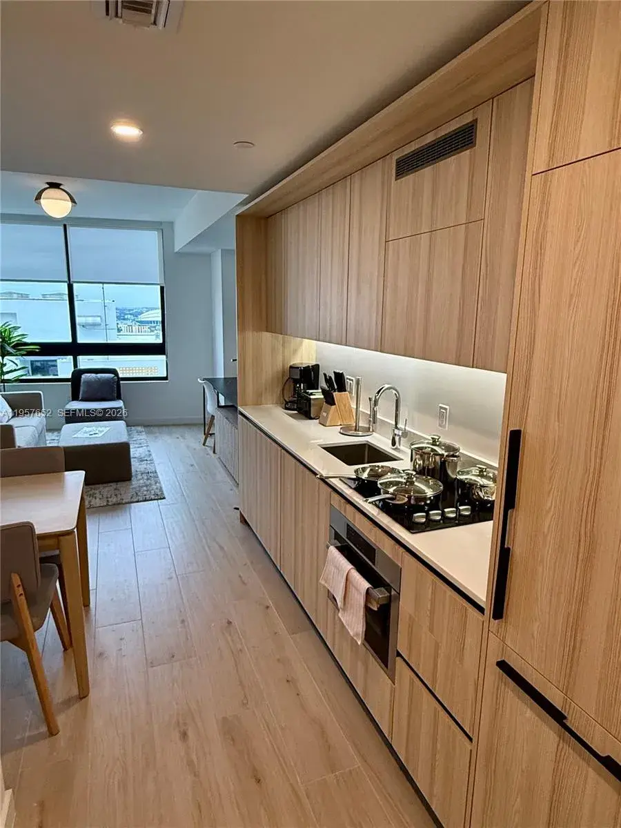 2 bedroom 2 bath Residential for sale at 225 N Miami Ave # 3406, Miami FL 33128
