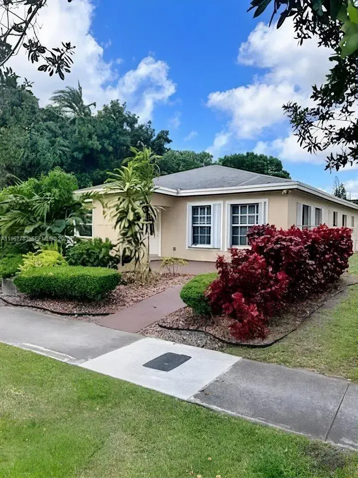 7 bedroom 4 bath Residential Lease for rent at 2953 NW 10th Ct, Fort Lauderdale FL 33311