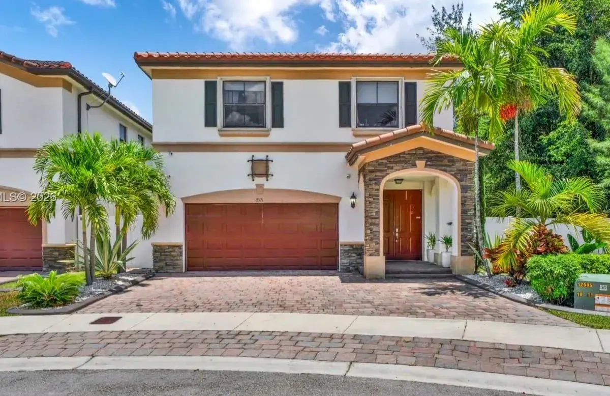 8521 W 33rd Ave, Hialeah FL 33018