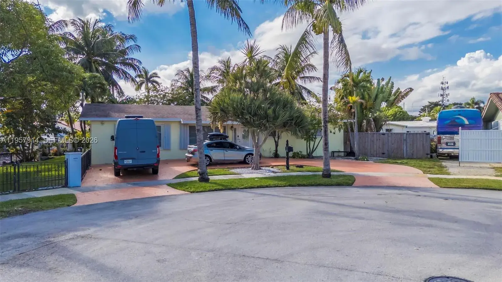 1600 N 28th Ct, Hollywood FL 33020