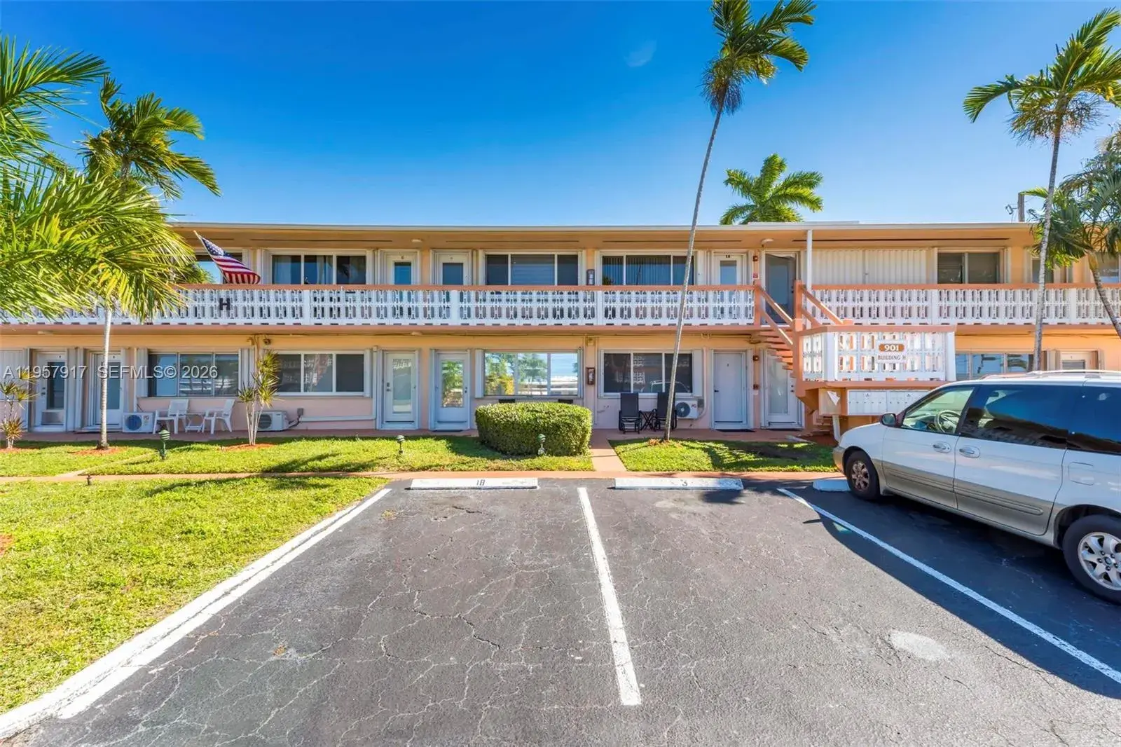 901 SW 11th Ave # 17H, Hallandale Beach FL 33009