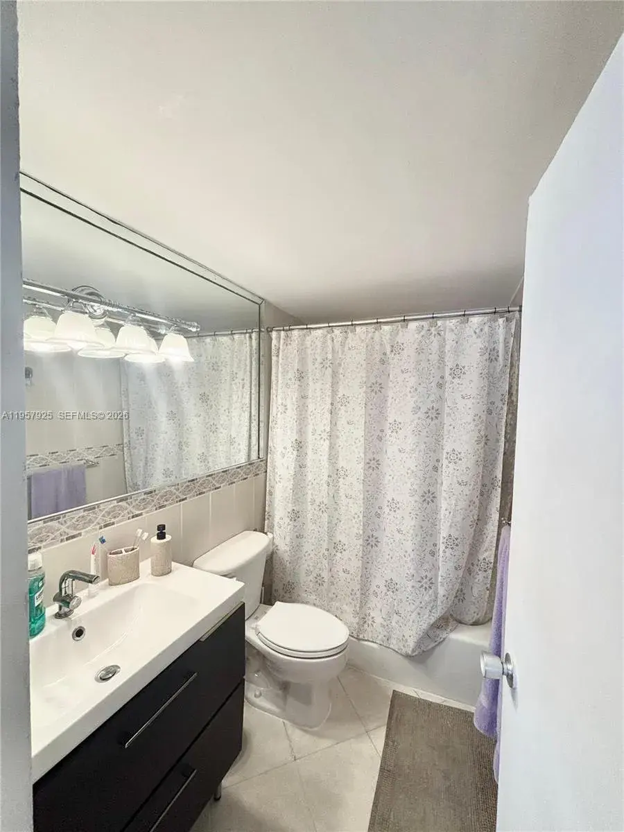 999 Brickell Bay Dr # 1905, Miami FL 33131 photo 5