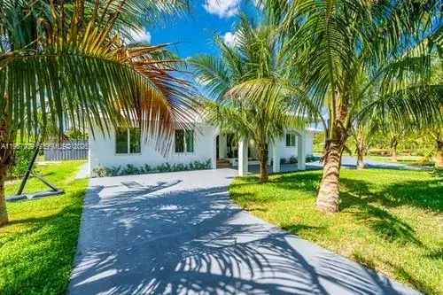13770 SW 192nd St, Miami FL 33177