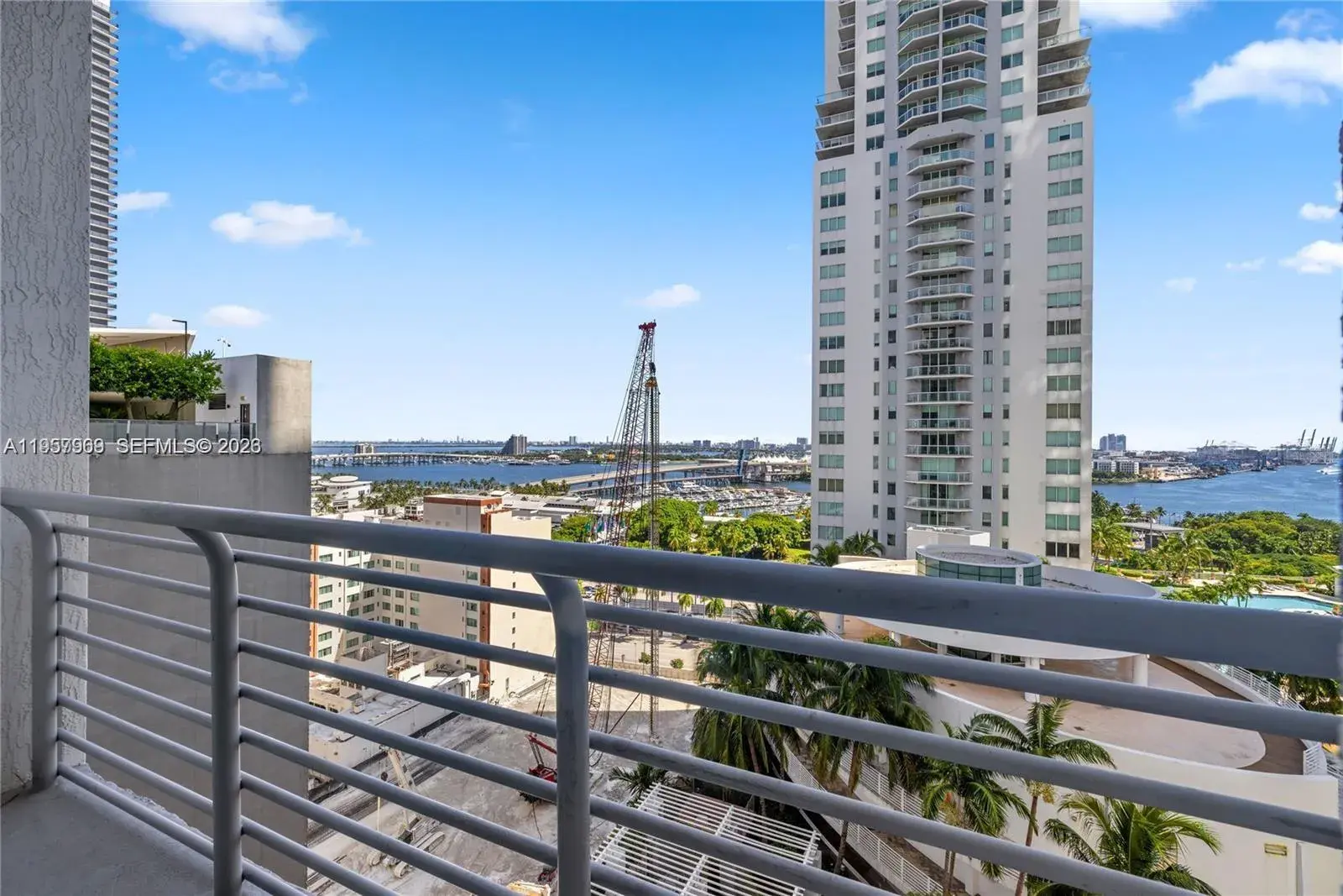 1 bedroom 1 bath Residential Lease for rent at 234 NE 3rd St # 1704, Miami FL 33132