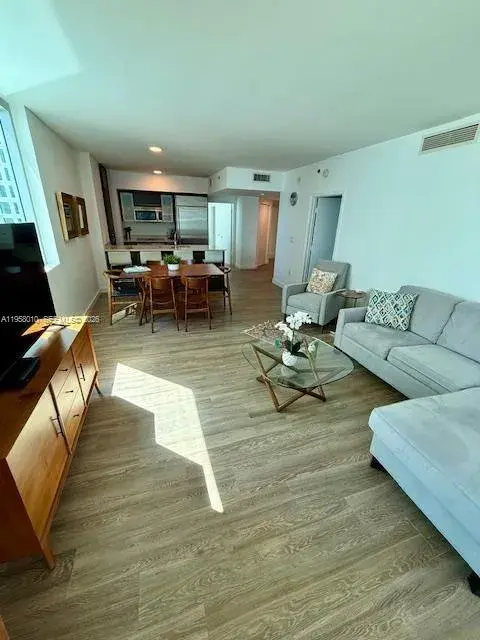 55 SE 6th St # 1807, Miami FL 33131