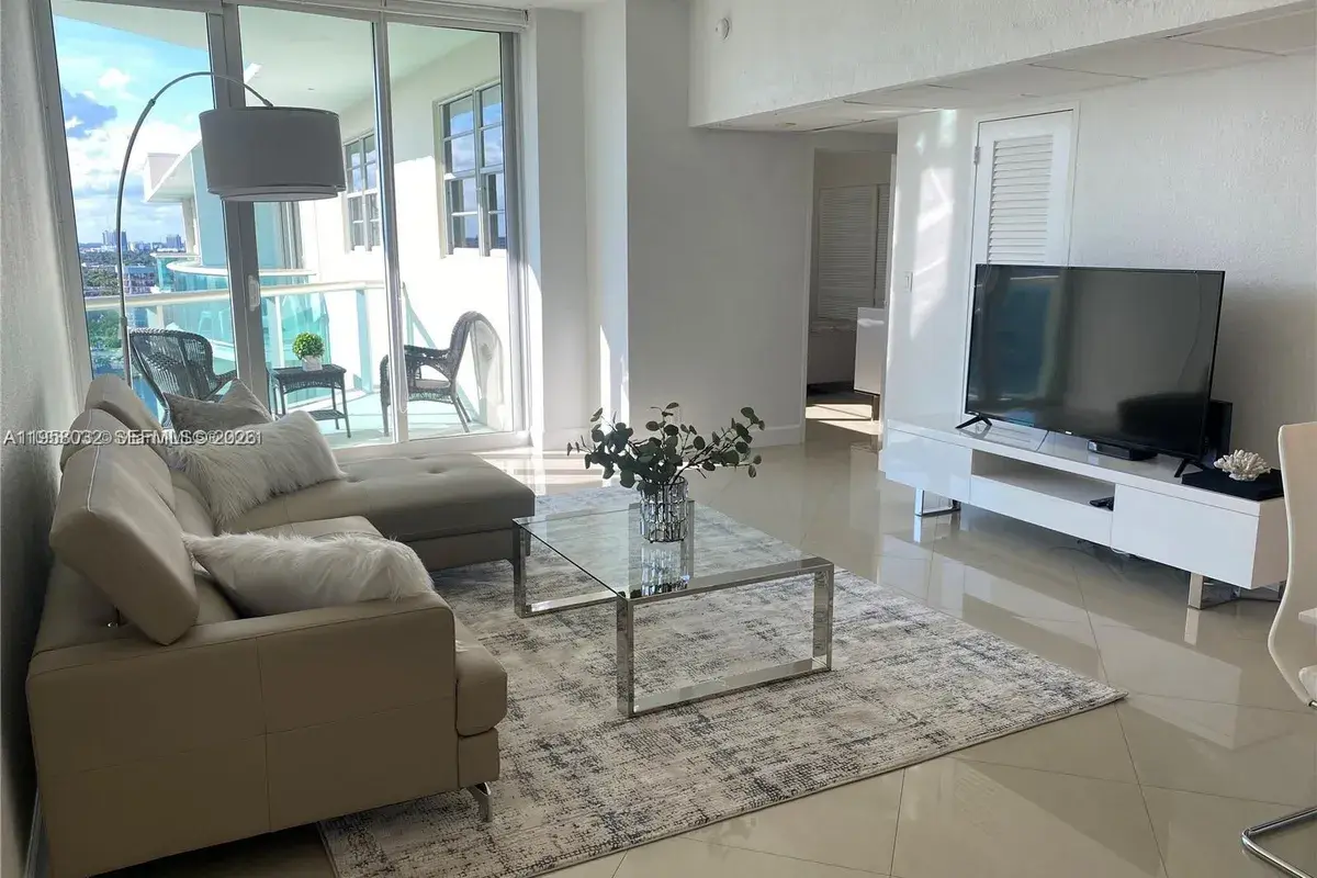 3801 S Ocean Dr, Hollywood FL 33019