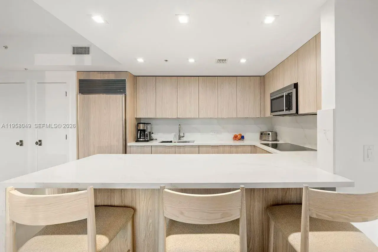2 bedroom 2 bath Residential Lease for rent at 6899 Collins Ave # 1810, Miami Beach FL 33141