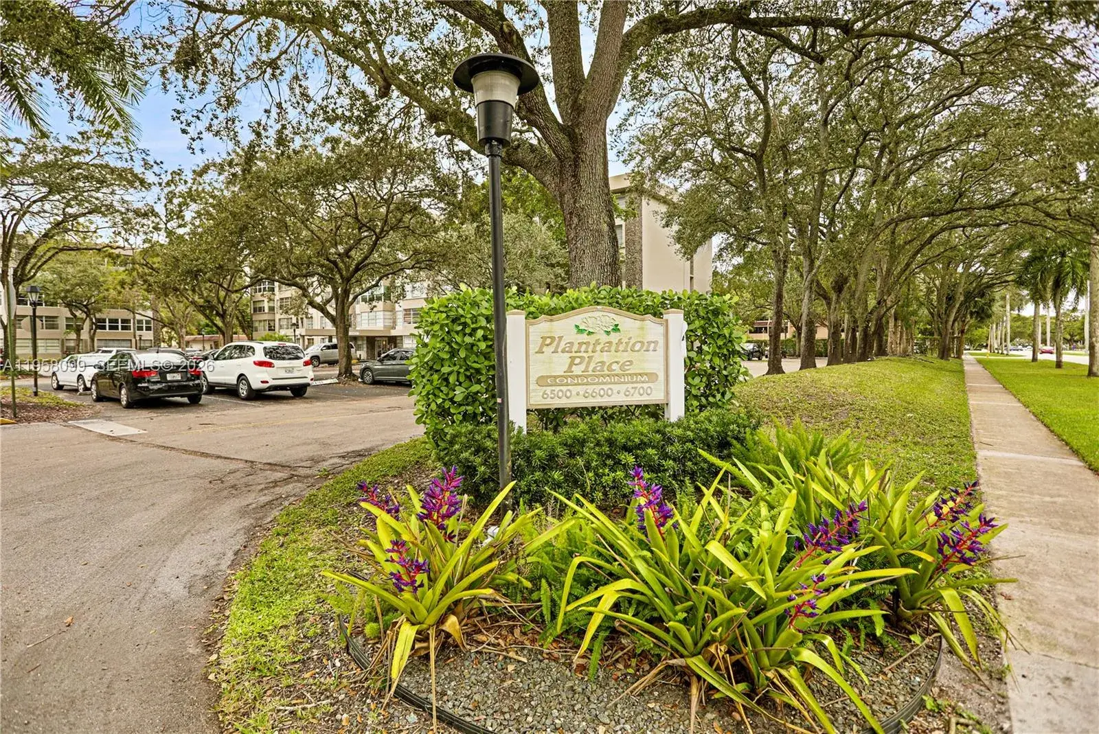 2 bedroom 2 bath Residential for sale at 6600 Cypress Rd # 105, Plantation FL 33317