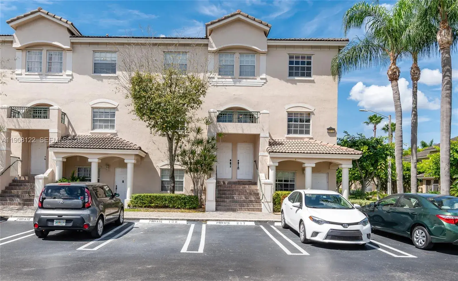 3 bedroom 2 bath Residential for sale at 5610 NW 114th Pl # 218, Doral FL 33178