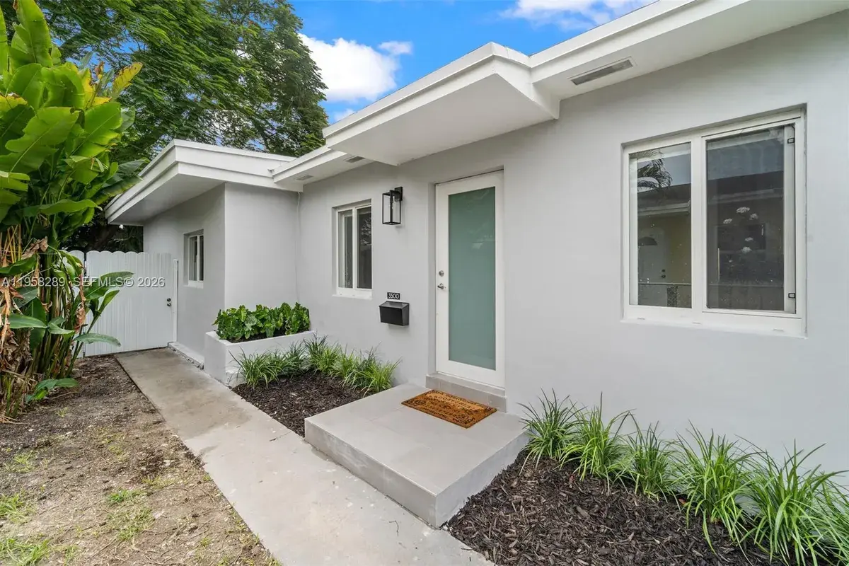 3500 SW 25th St, Miami FL 33133