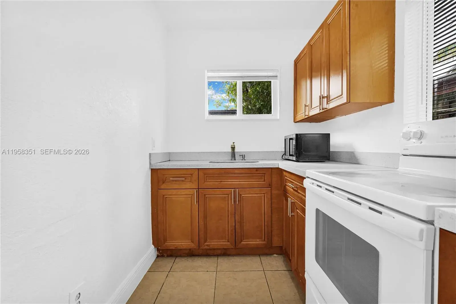 1960 SW 41st Ave # 3, Fort Lauderdale FL 33317