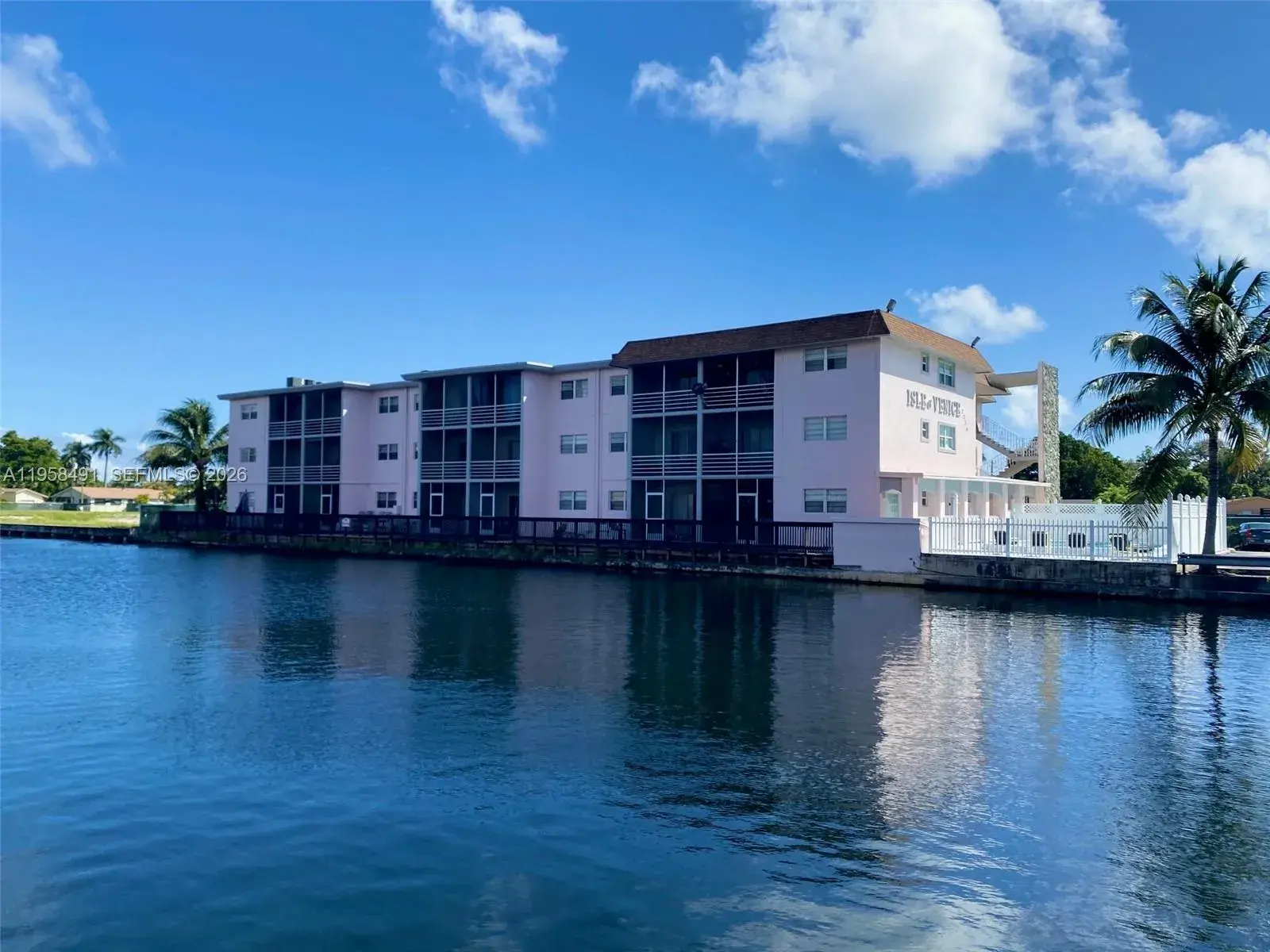1 bedroom 1 bath Residential Lease for rent at 2775 Taft St # 210, Hollywood FL 33020