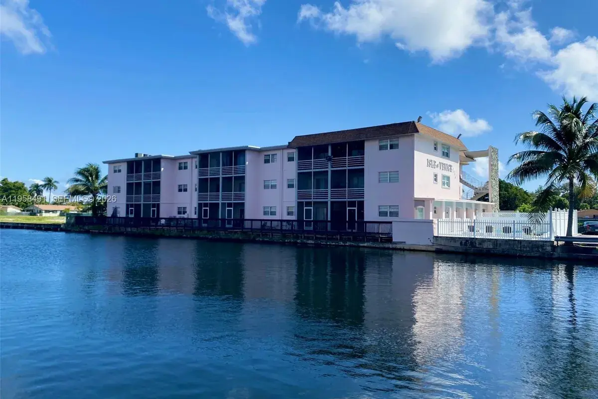 2775 Taft St # 210, Hollywood FL 33020